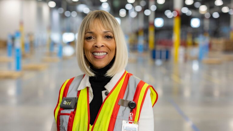 Amazon to hire 30,000 seasonal workers in California